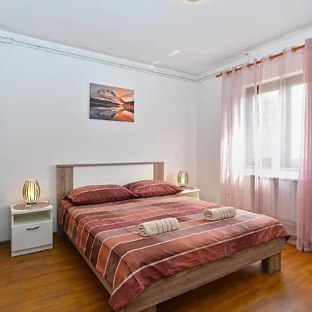 Für 4 Personen Ca 60 Qm In červar-porat, Istrien Istrische Riviera Apartamento *